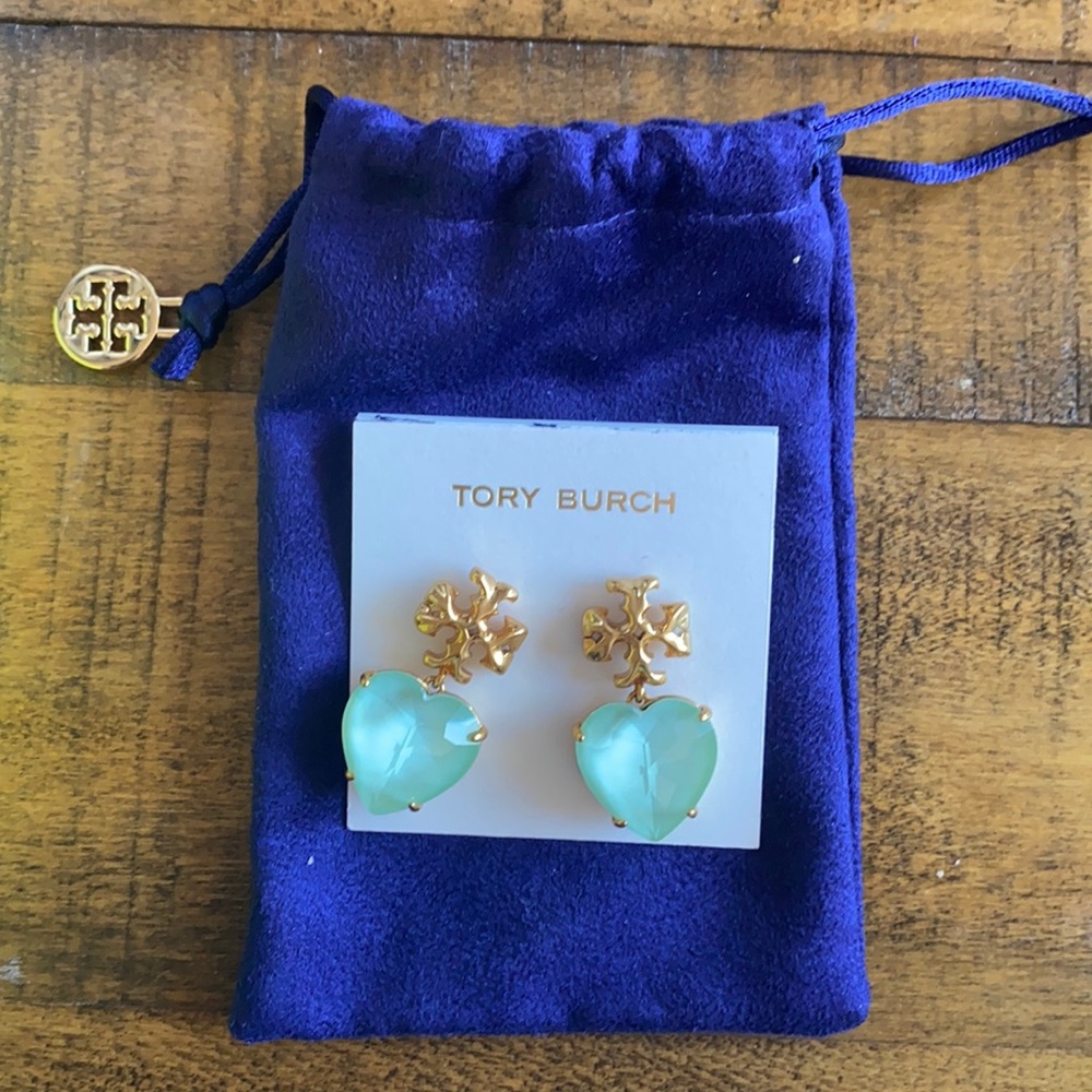 NEW WITH TAGS: Tory Burch ROXANNE HEART EARRING